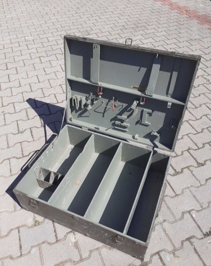 Skrzynia wojskowa 80x60x30 drewniana z okuciami