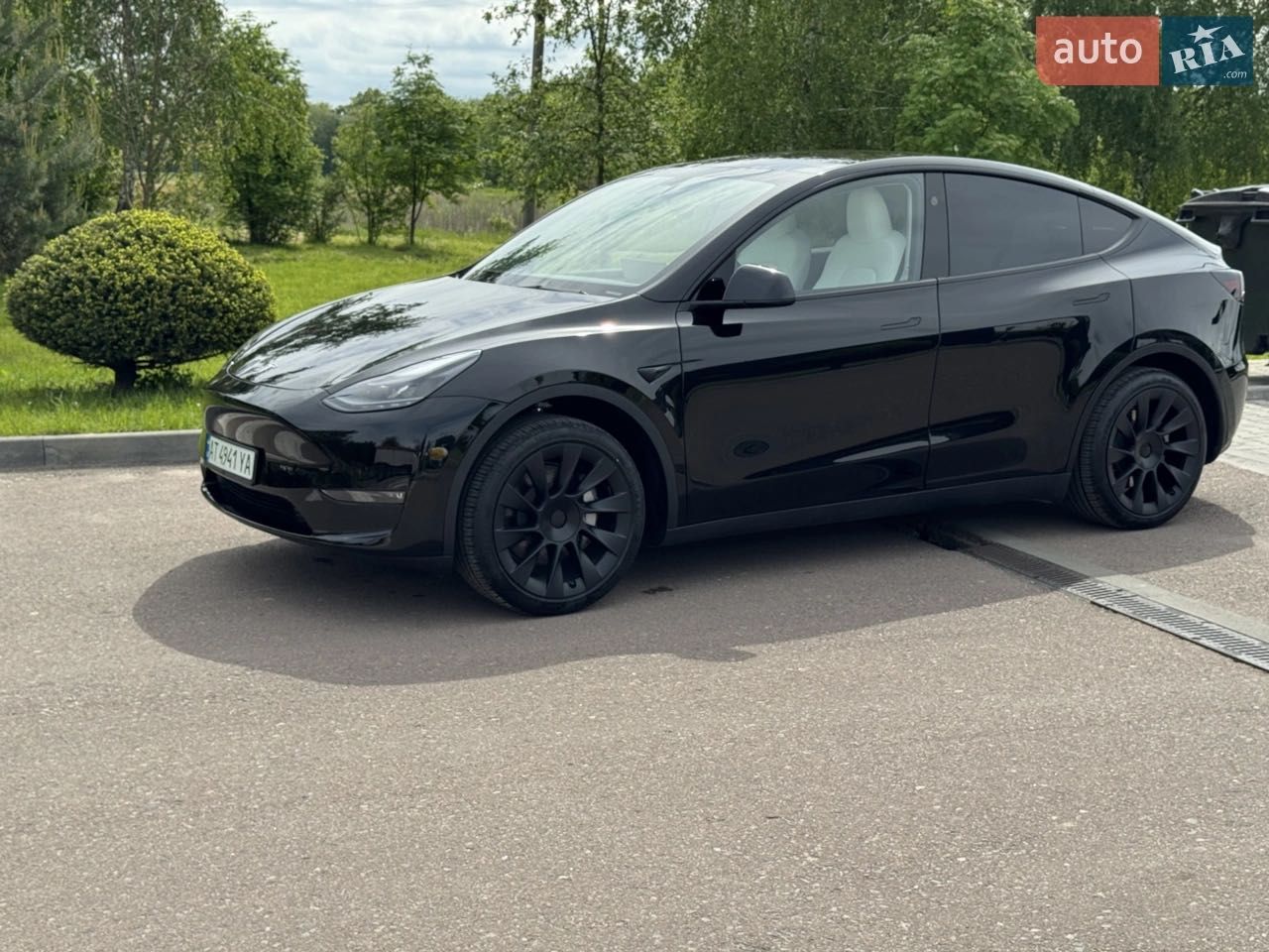 Tesla Model Y Standard Range RWD 2024 | MCU 4.0 | Автопілот | 8 000 км