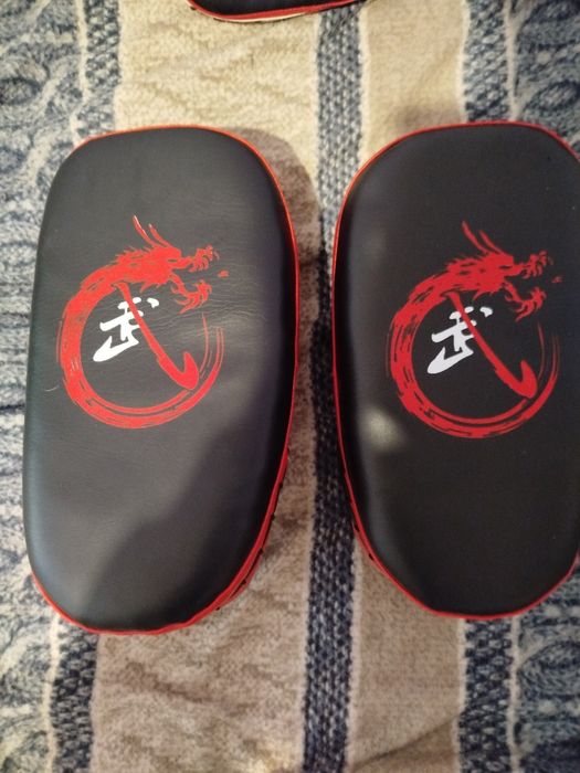 Rękawice bokserskie,tarcze