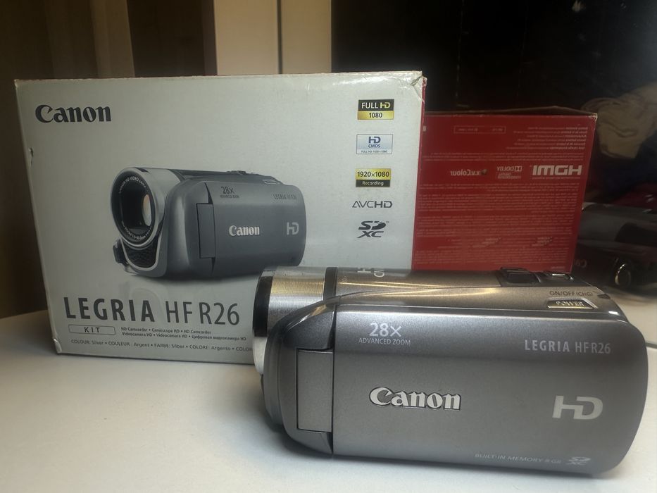 Цифровая видеокамера Canon Legria HF R26 red (4905B046)