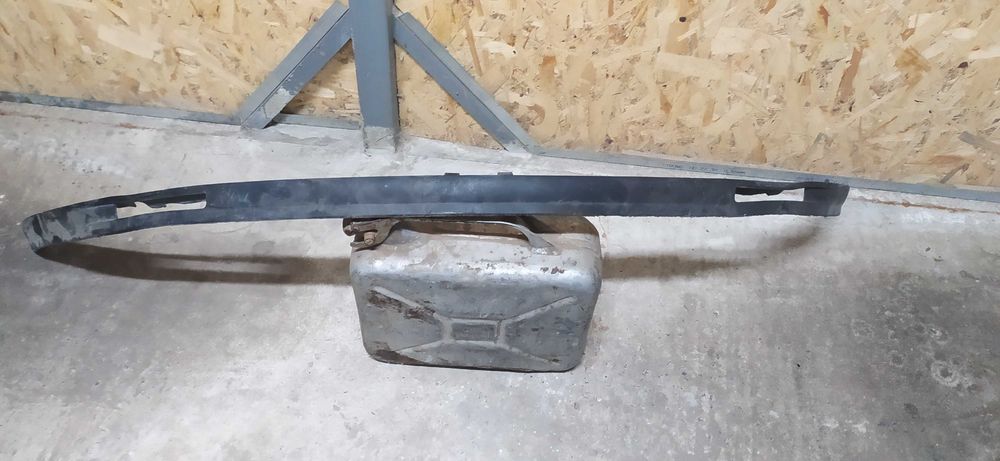 Нижня накладка (губа, спойлер) переднього бампера Sandero 2008-2012