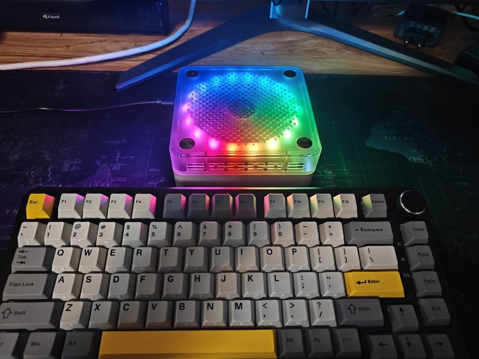 MiniPC Genmachine R7 8840U SSD 512Gb DDR5 32gb