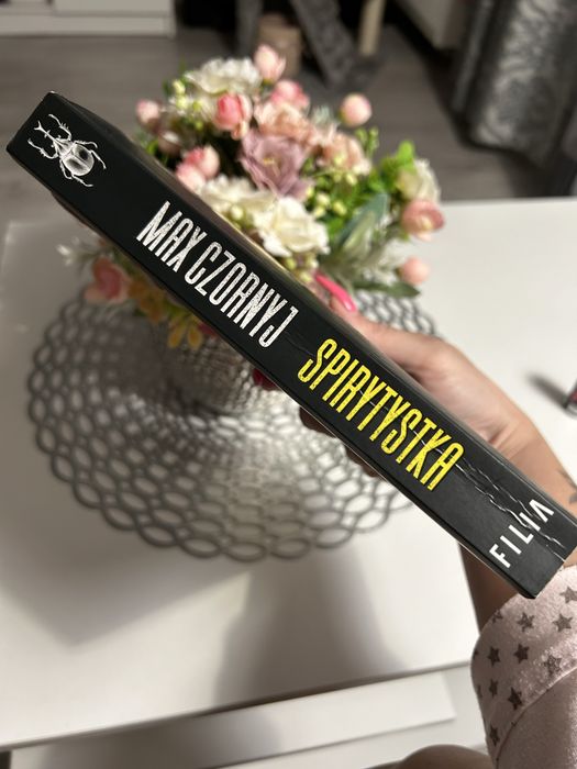 Max Czornyj. Spirytystka.