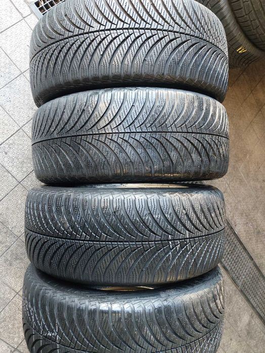 Opony komplet 245/45/18 całoroczne