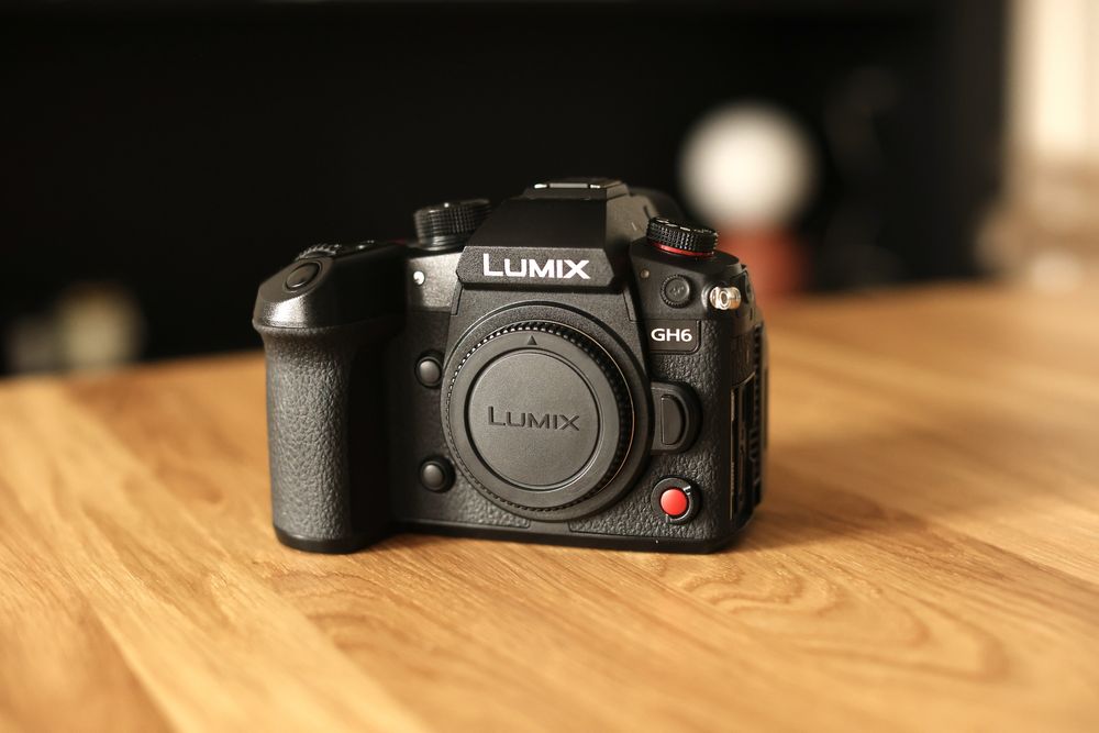 Lumix GH6 super stan pelny zestaw
