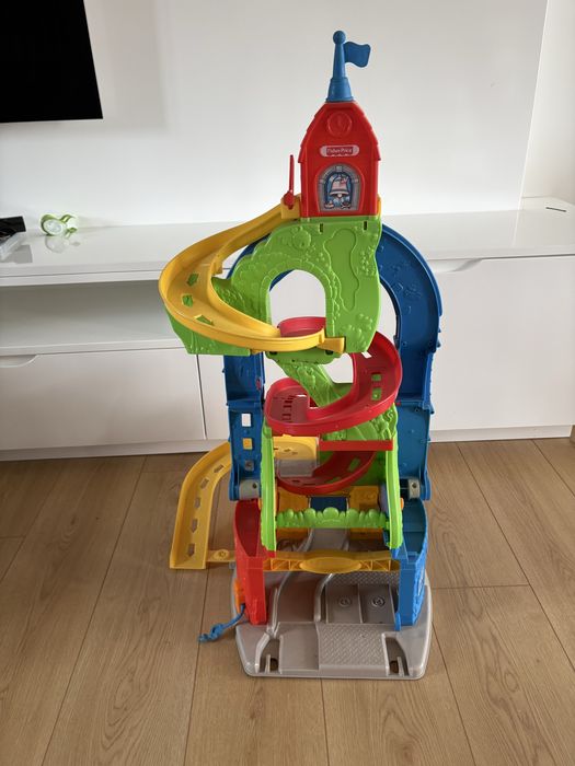 Fisher price torre para carrinhos