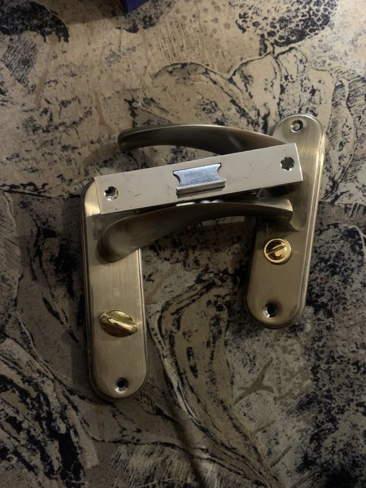 Продам дверні ручкі