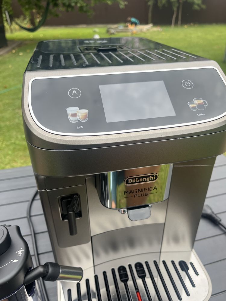 Кавомаина Delonghi Magnifica Plus стан ідеальний гарантія