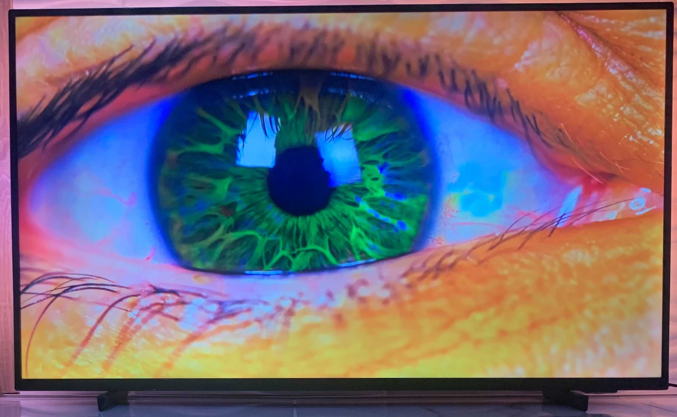 Philips 4K UHD Dolby Atmos Ambilight 3-stronny