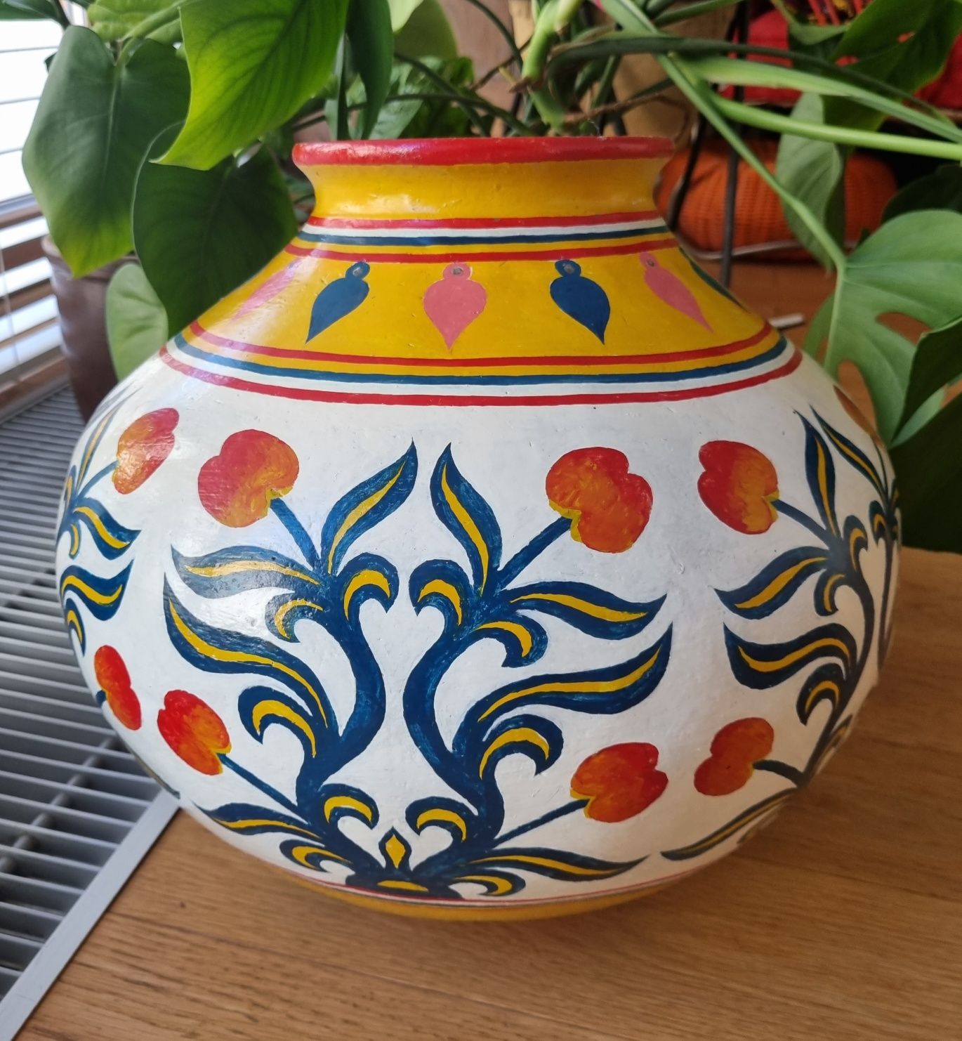 Duża malowana kula wazon prl