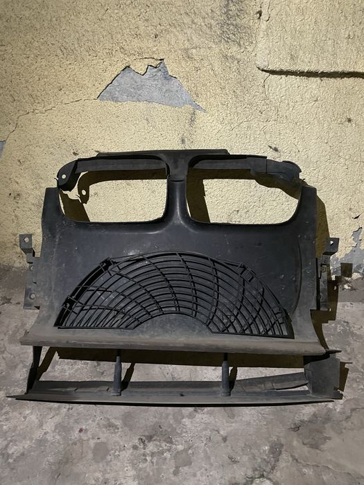 Продам пердий дефлектор на E46 туринг