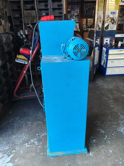 Maquina de cardar e polir