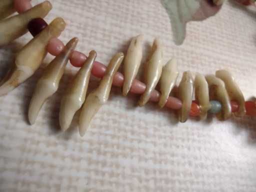 Stary naszyjnik plemienny Afryka naturalne zęby