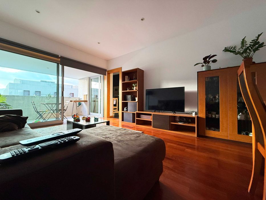 Apartamento T3 - garagem para 2 carros