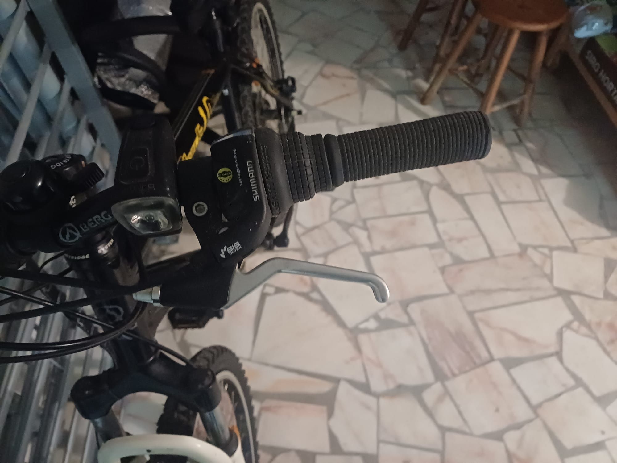 Bicicleta em excelente estado com mudancas da shimano