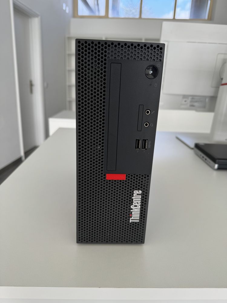 Lenovo M710E SSF | i5-6500 | 8GB | 240GB SSD | Win 10 | 1 Ano Garantia