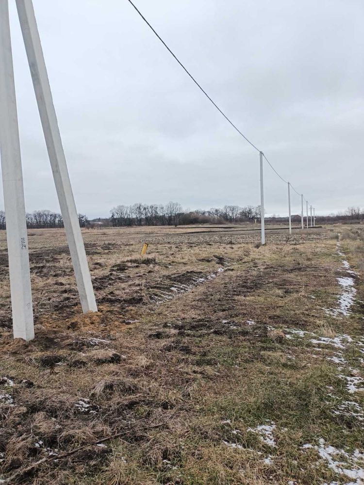 Продам  під будівництво земельну ділянку в с. Фурси