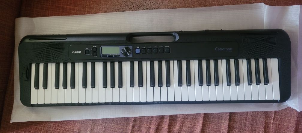 Синтезатор Casio CT-S300 Black новый на гарантии