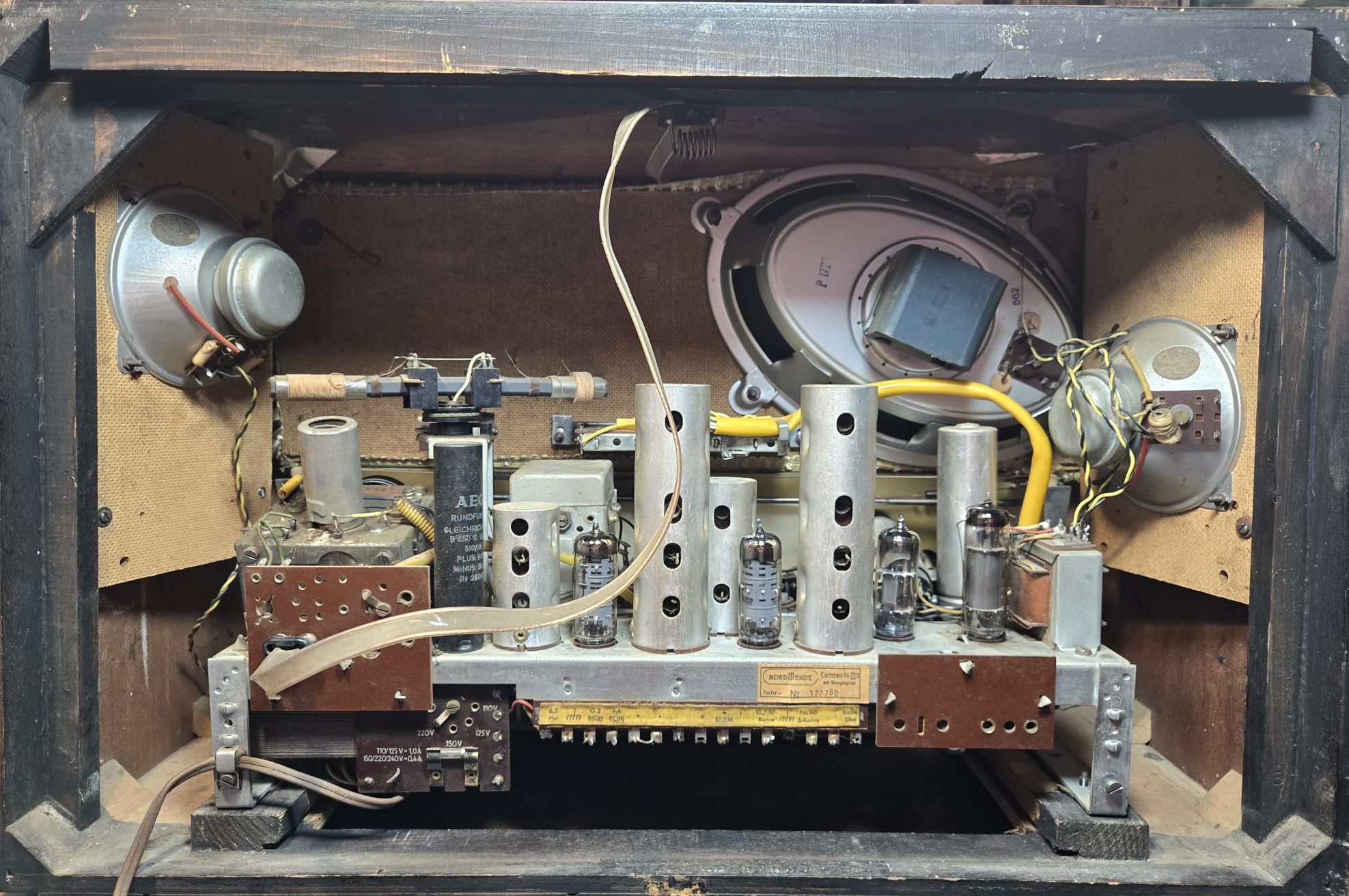 Rádio antigo reparado Nordmende