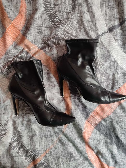 Ботильйони, черевики, напівчоботи, чоботи жіночі чорні топових брендів