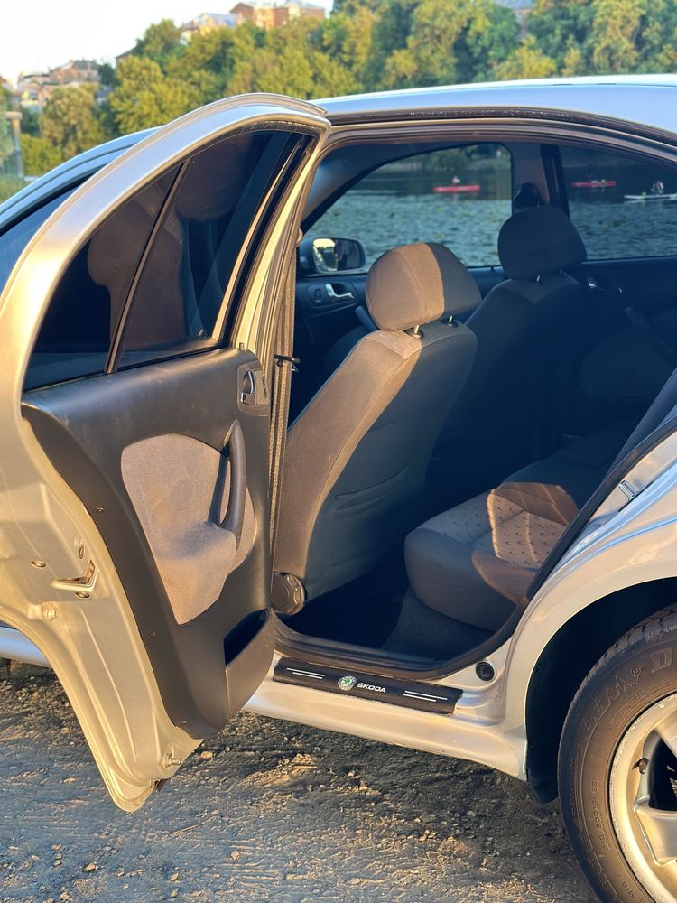 Skoda octavia tour 1.6 mpi