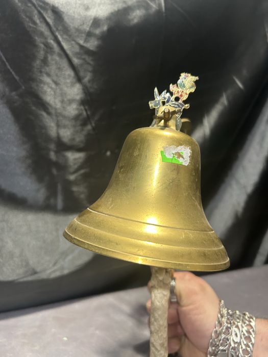 Mosiężny Dzwon Ścienny – Zdobienie ze Zwierzętami – Piękne Brzmienie