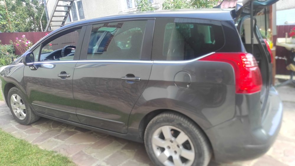 Peugeot 5008 2010