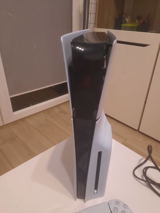 PS5 Slim 1T Napęd 1 pad gry