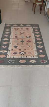 Tapete kilim bom estado