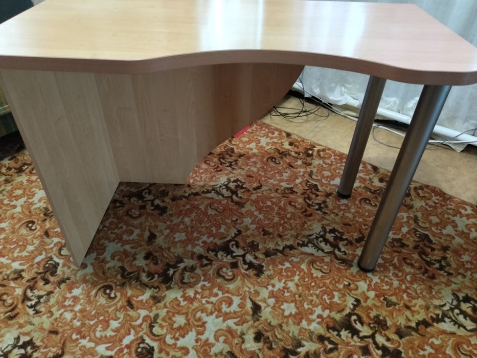 Офісний комплект (стіл, тумба)