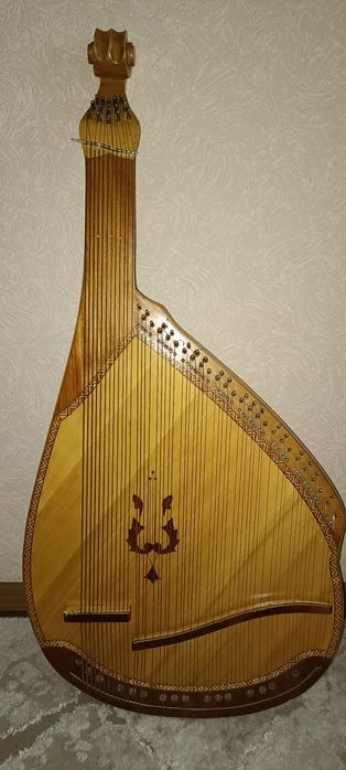 Бандура дерев'яна