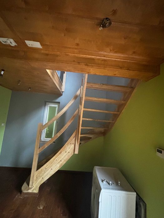 Solidne Schody Zabiegowe z Litego Drewna z Balustradą - OKAZJA