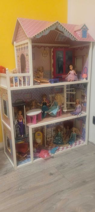 Duży domek dla lalek