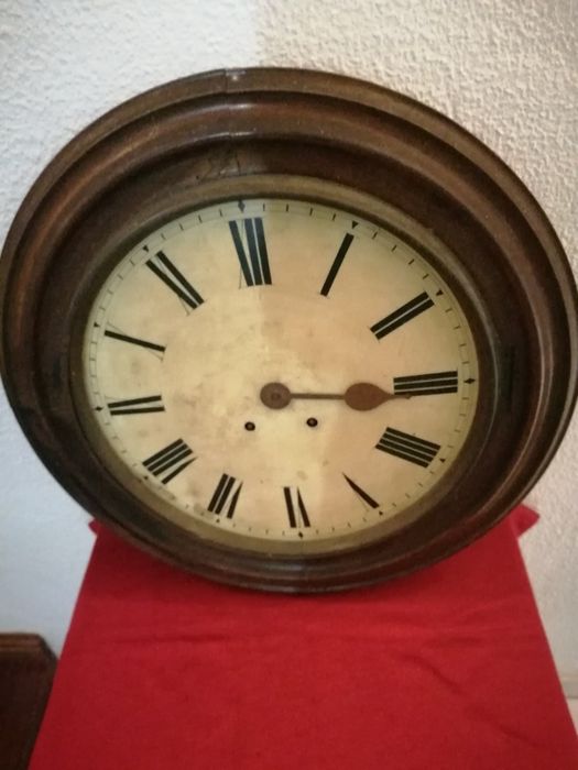 Relogio de parede para peças.