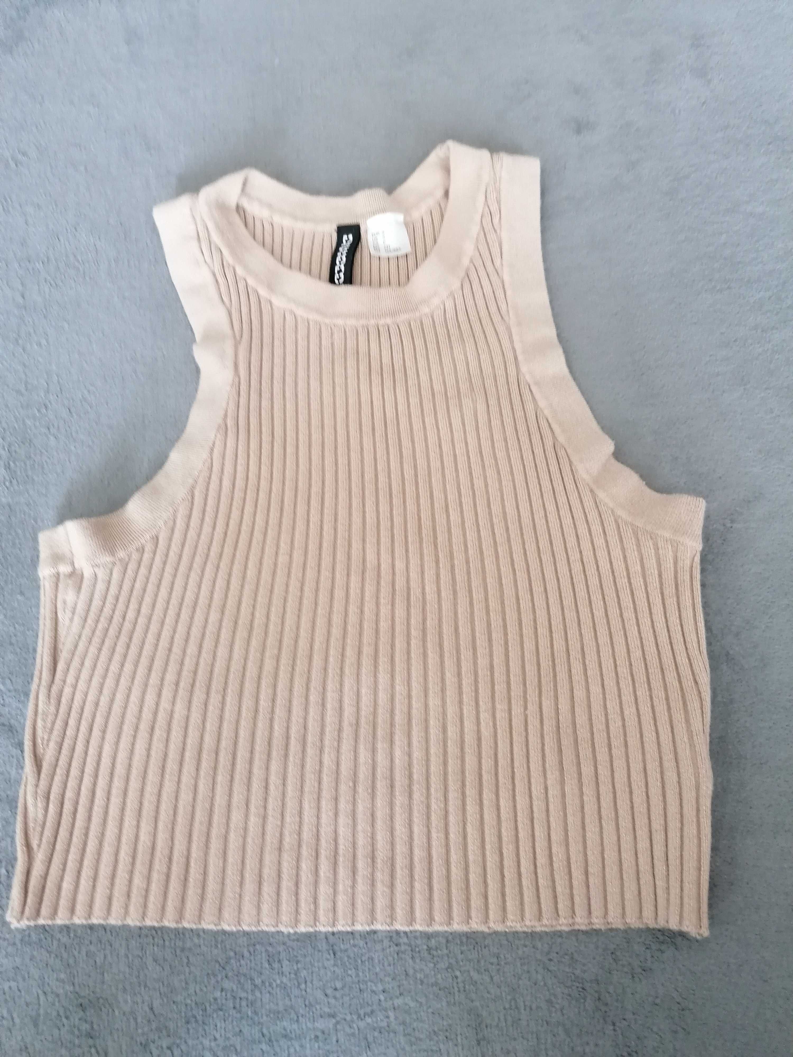 Crop top firmy H&M rozmiar S. Długość całkowita 38cm. Pod pachami 30cm