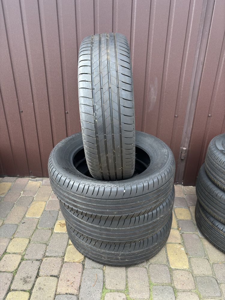 Komplet opon letnich Bridgestone 215/60/17