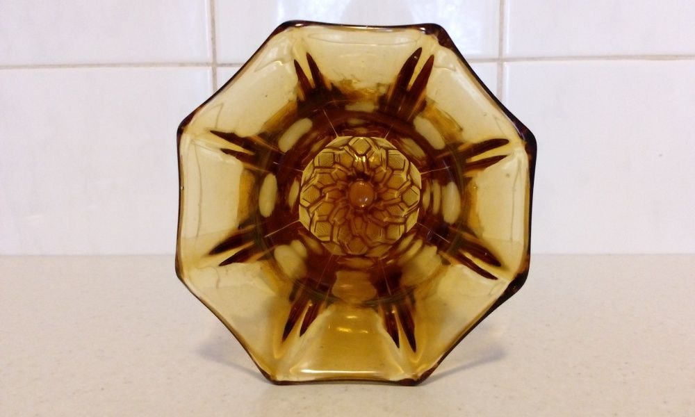 Ваза для цветов из янтарного стекла