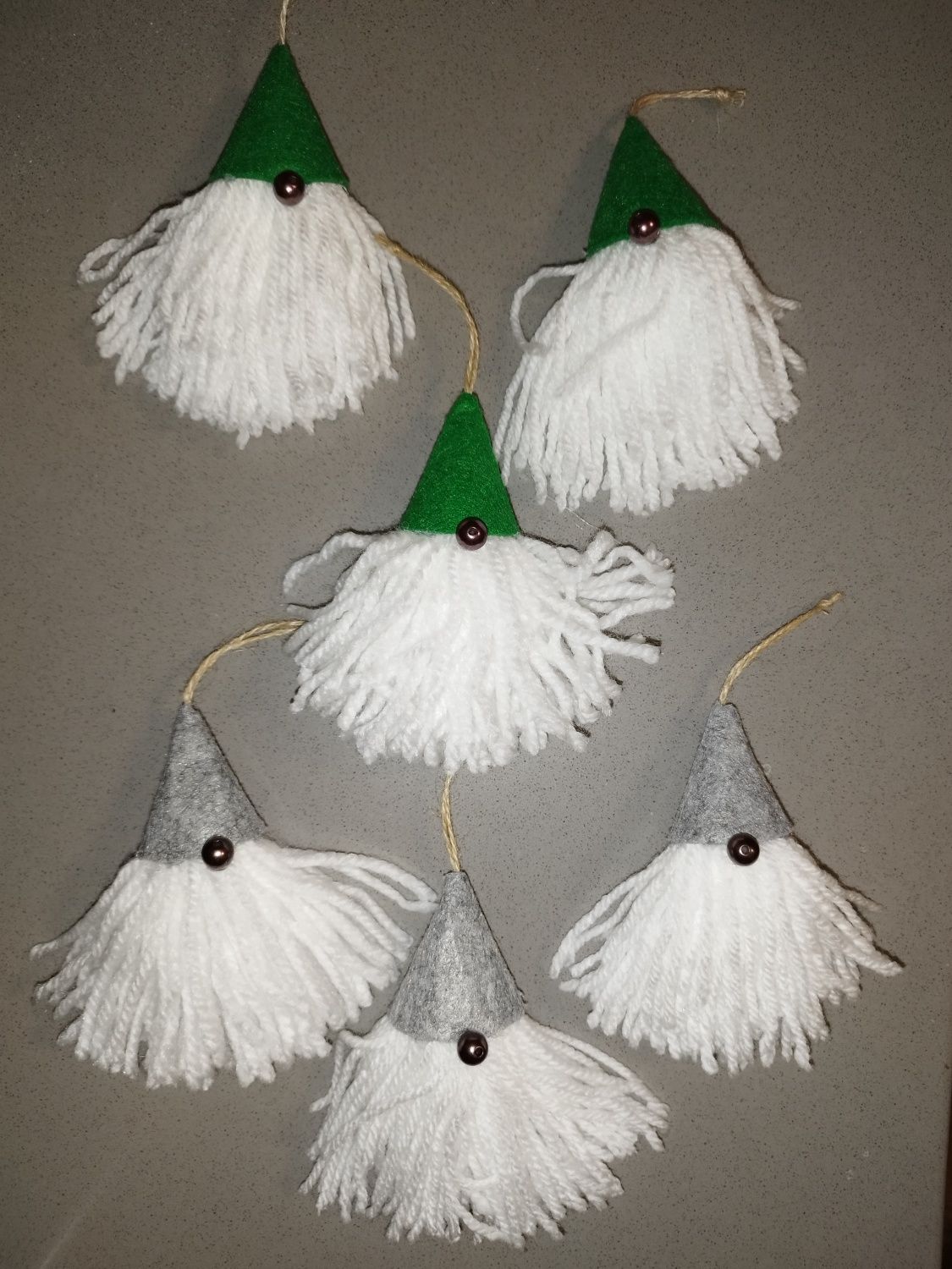 Efeites gnomos para árvore de Natal