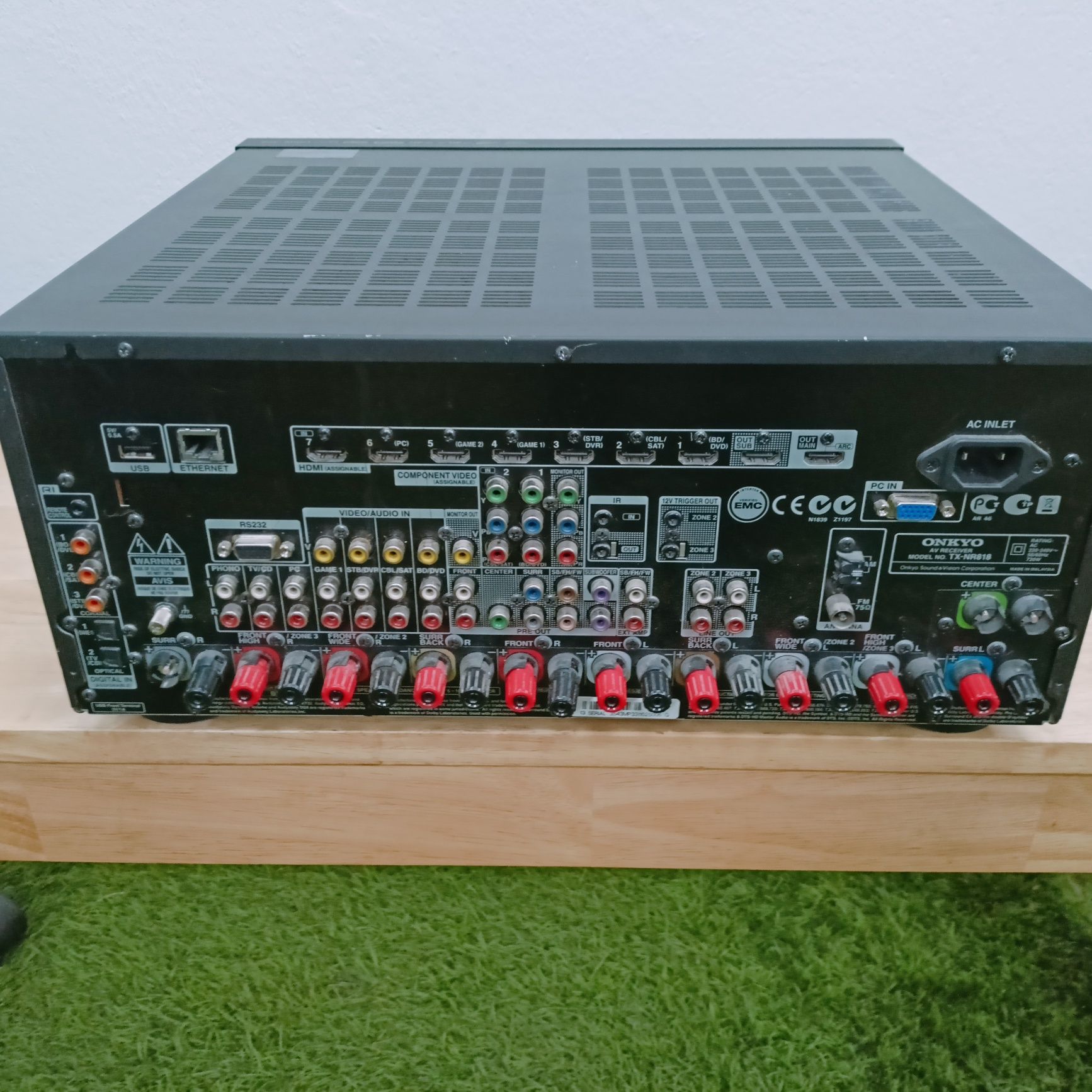 Onkyo, amplituner TX-NR818.