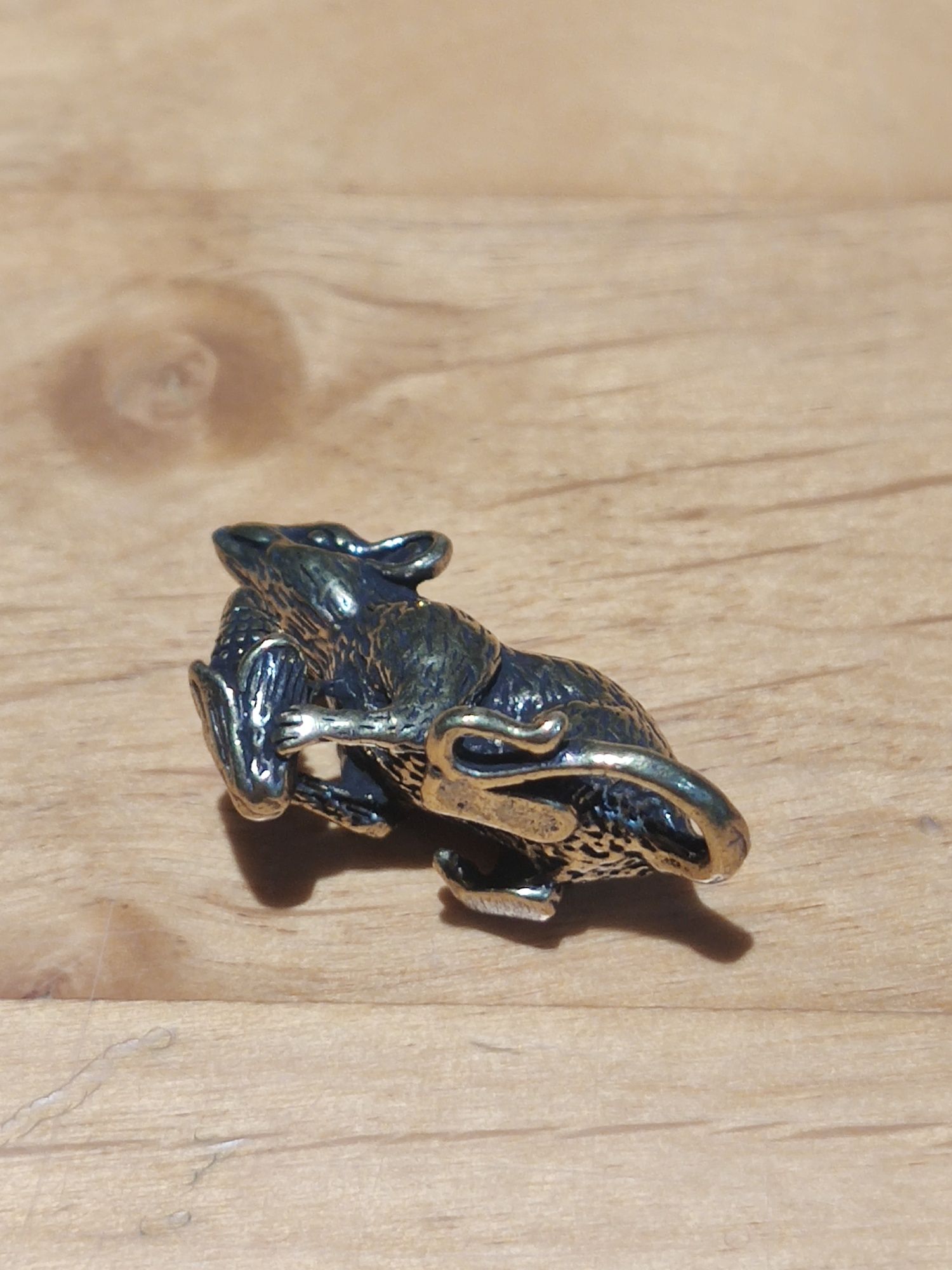 Figurka z mosiądzu Szczur wysokość 1,5 cm
