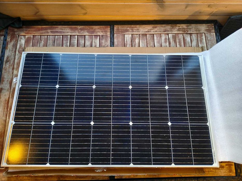 Mobilny panel solarny Dokio 100W 12V DSP-100M