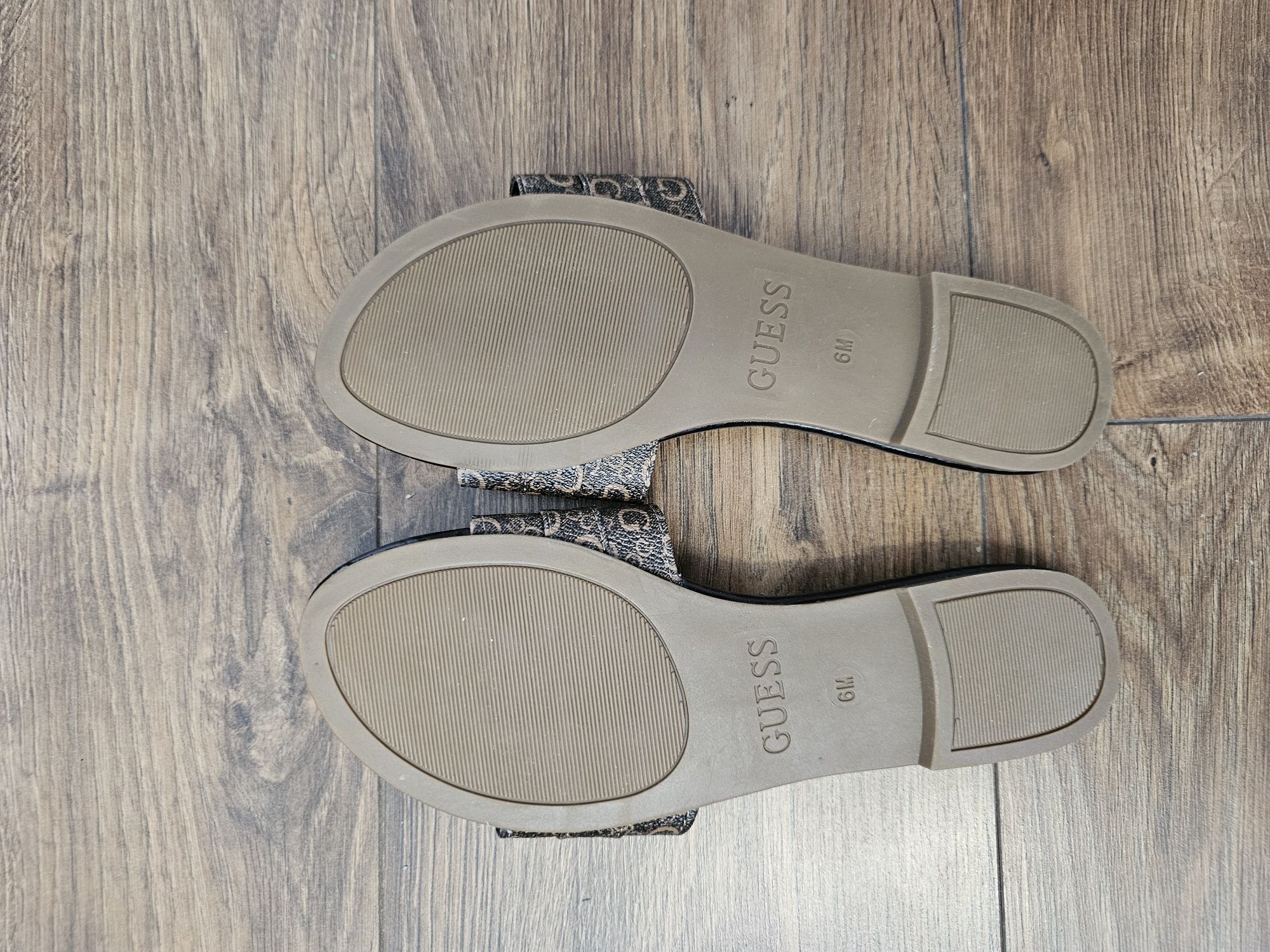 Слайдери Guess, шльопанці нові