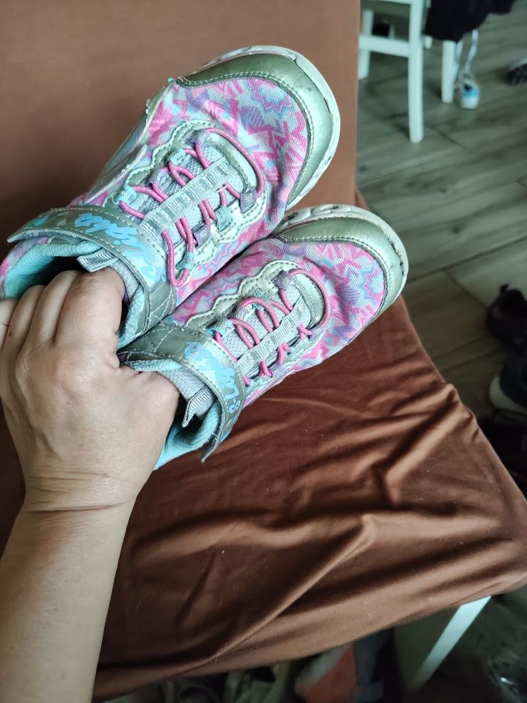 Skechers buty dziecięce 30