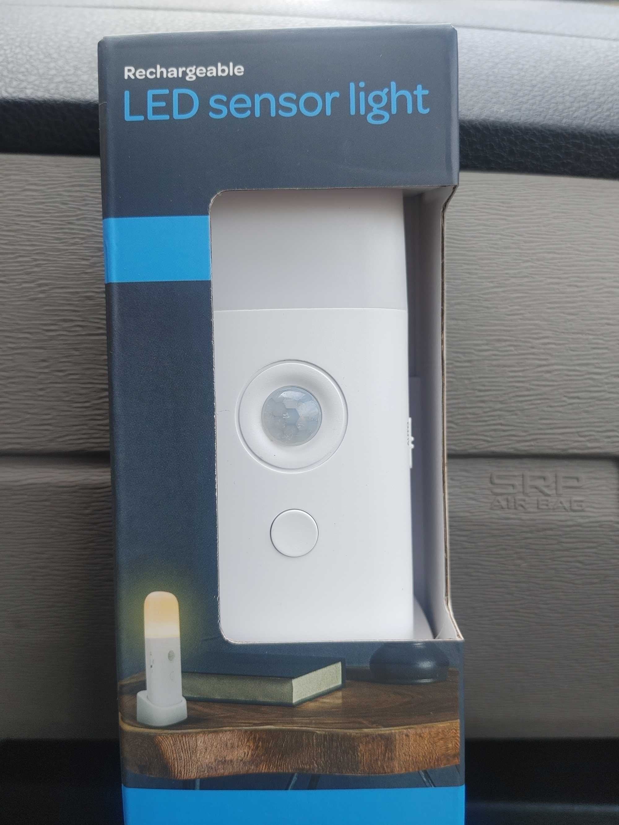 Lampka LED z czujnikiem ruchu kamper latarka akumulator