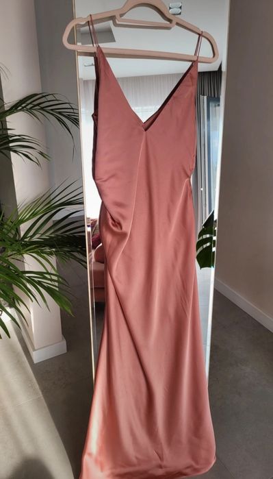 Sukienka asos satynowa