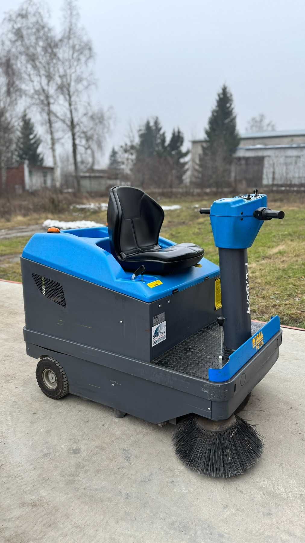 Ваакумно підмітальна машина 1130 Isal PB 106 E