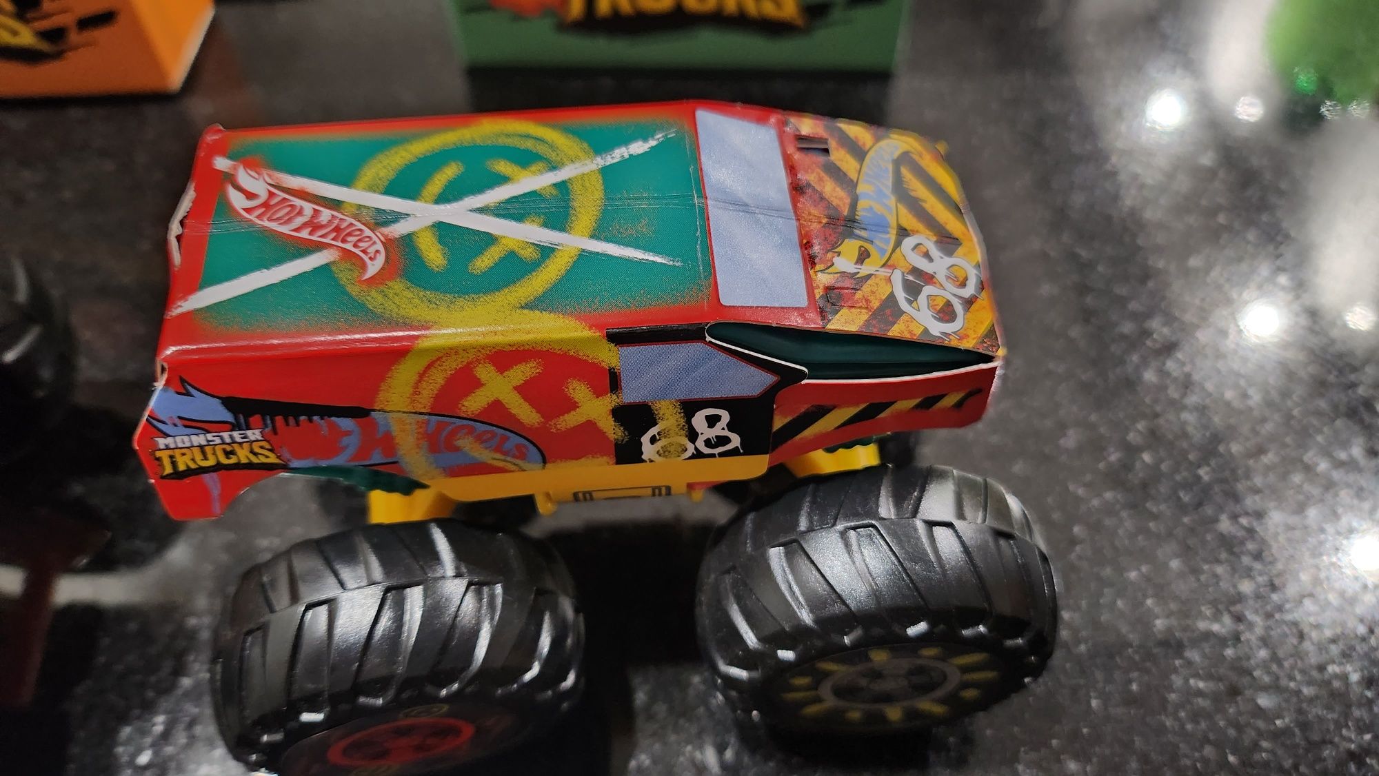 Zabawki z McDonald's seria Hot Wheels Munster Trucks