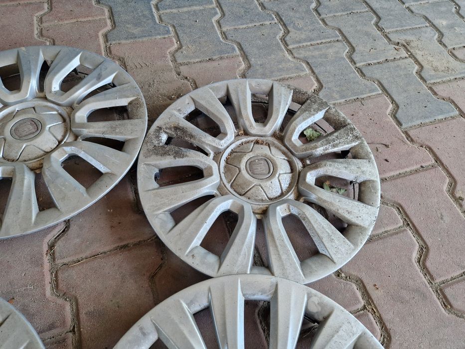 Kołpaki oryginalne r15 fiat jak nowe