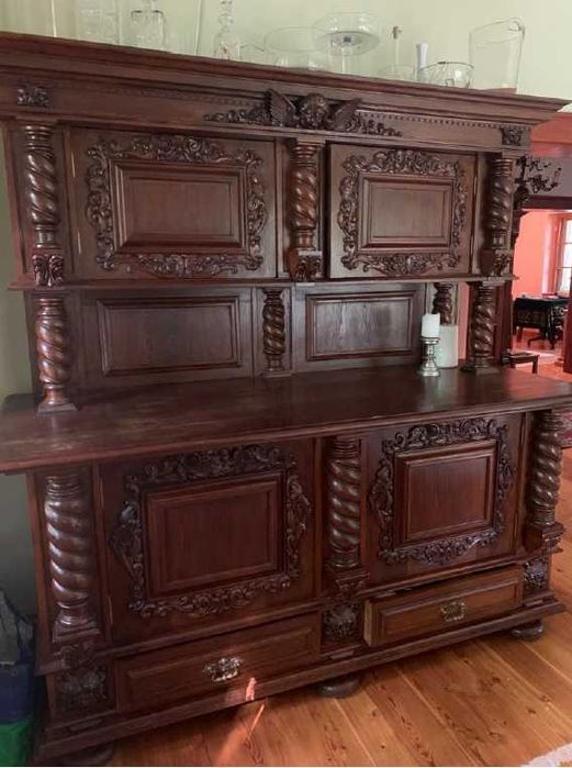 Kredens mahoniowy w stylu renesansowym (koniec XIX/początek XX wieku)