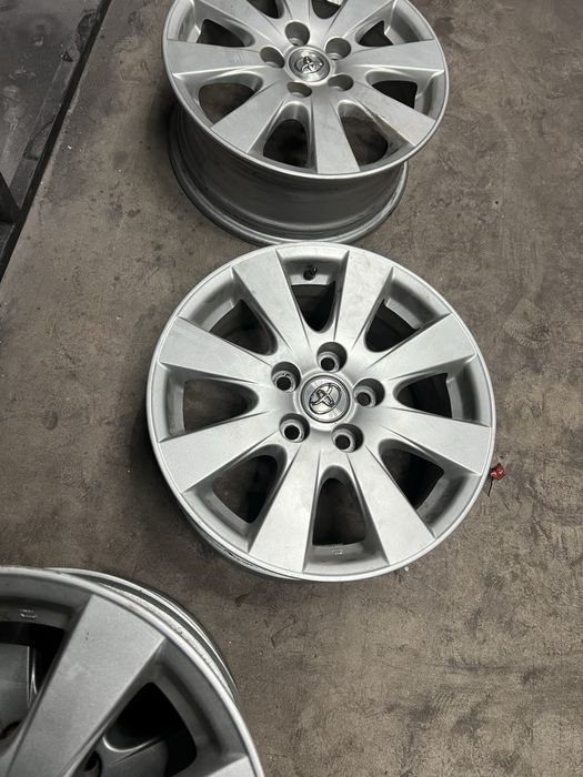 Диски камри 40 5*114.3 р16